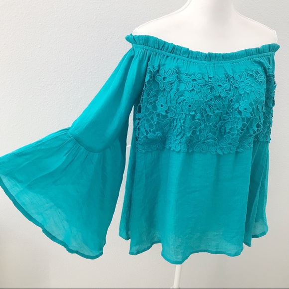 Umgee Tops - NWT Umgee off shoulder crochet bell sleeve top
